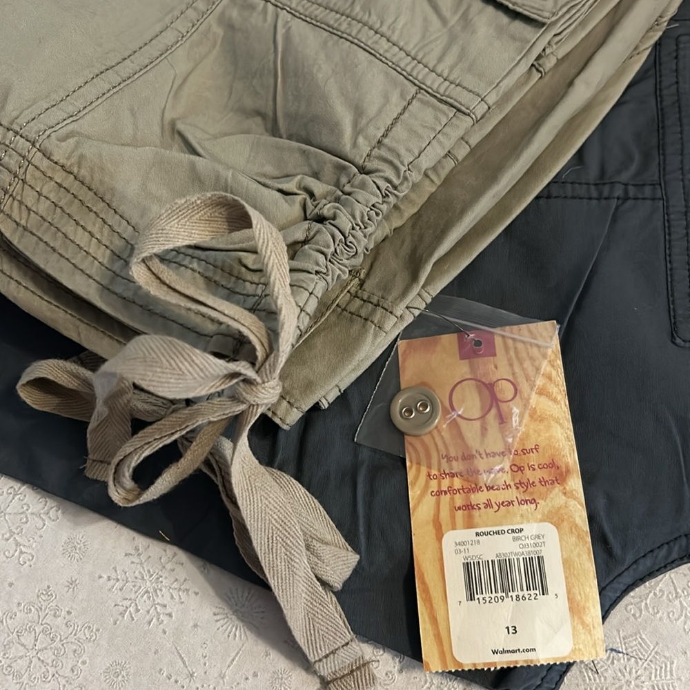 NWT 2 pair OP Rouched crop - Picture 8 of 9